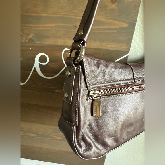 PERLINA Shoulder Bag - Picture 9 of 10